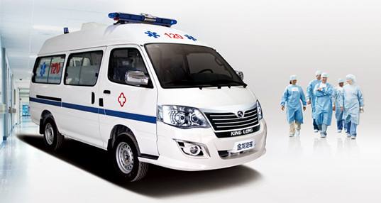命懸一線牽動(dòng)人心，救護(hù)車臨危不亂治病救人_